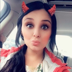 Meet your Posher, Cassie